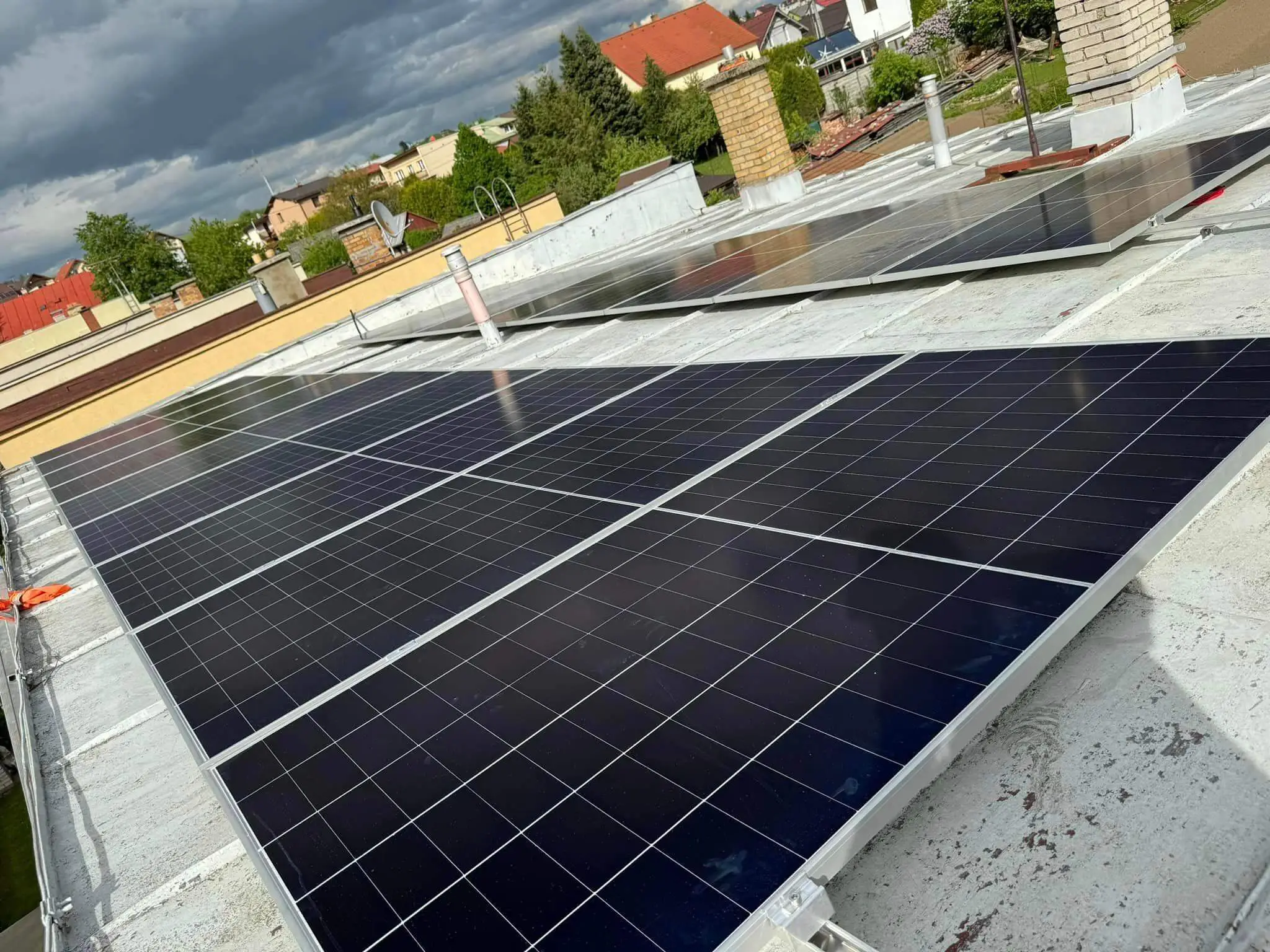 Montaz solarnych panelov